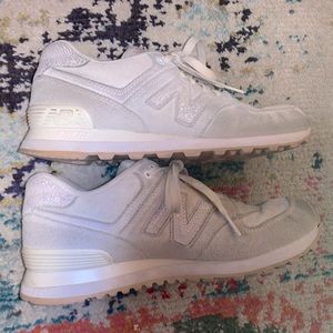 Cream New balance Shoes